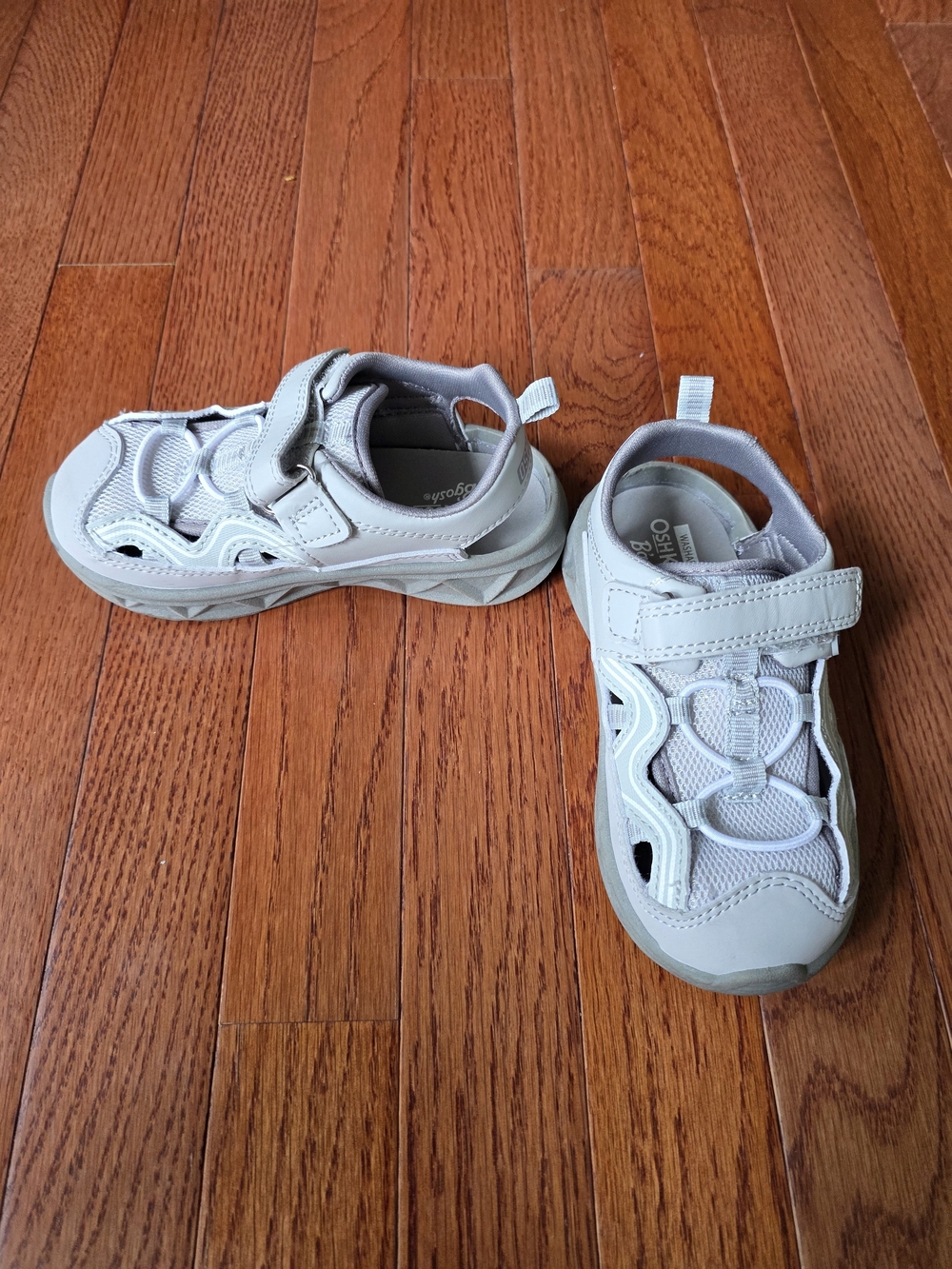 Kids Closed-Toe Sandal Sneakers - Light Gray
